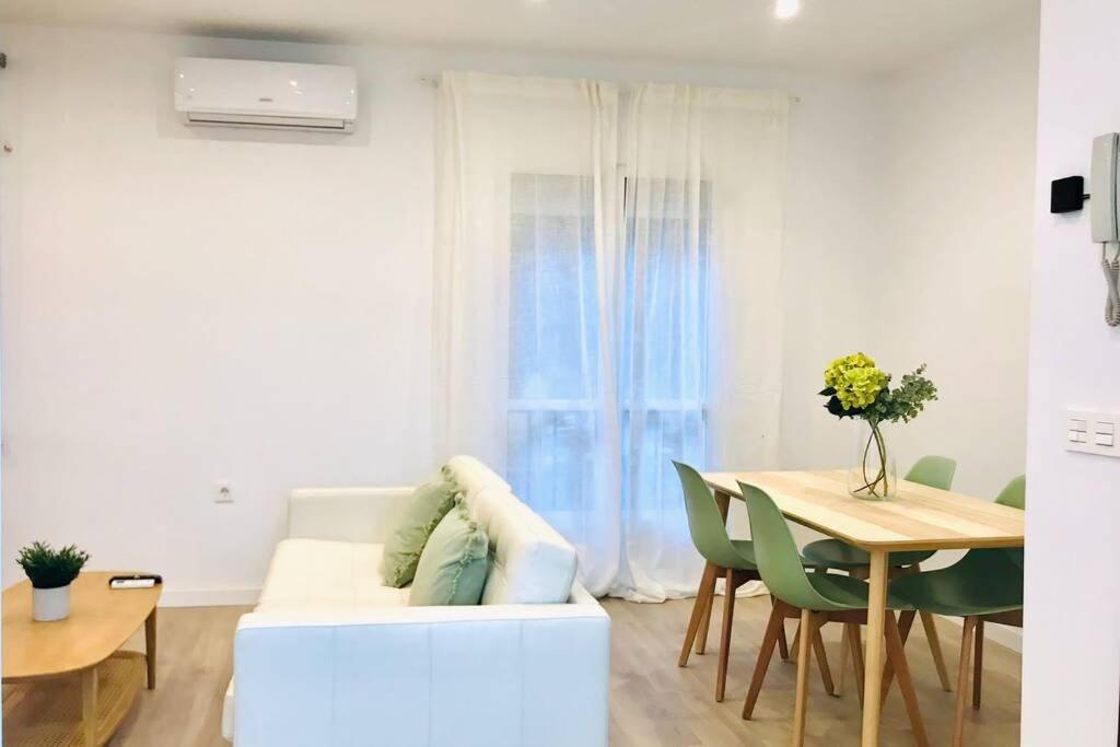 Andalucia I & Balcony By Ele Apartments Málaga Extérieur photo